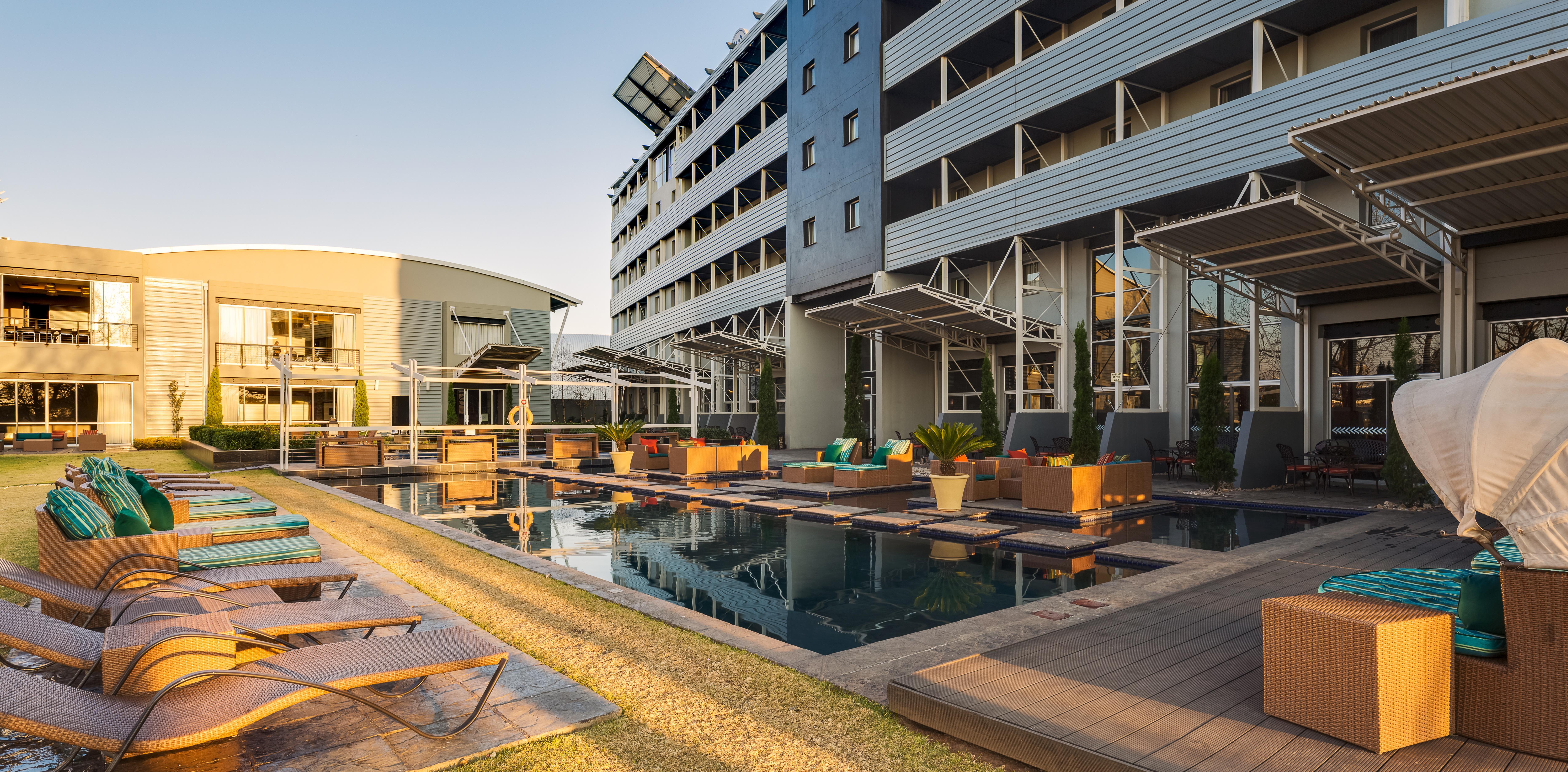 Protea Hotel By Marriott O R Tambo Airport Kempton Park Exteriör bild
