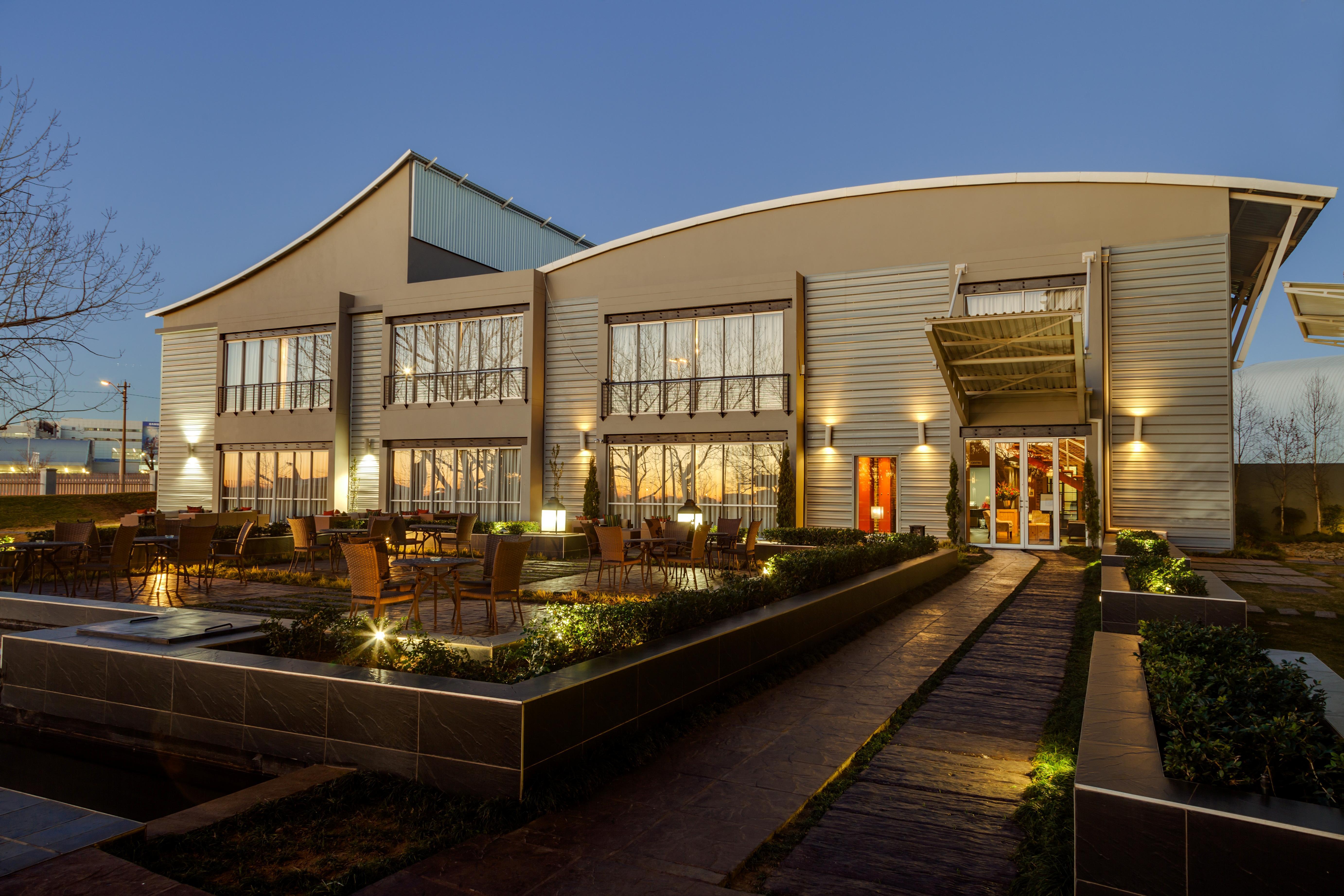 Protea Hotel By Marriott O R Tambo Airport Kempton Park Exteriör bild