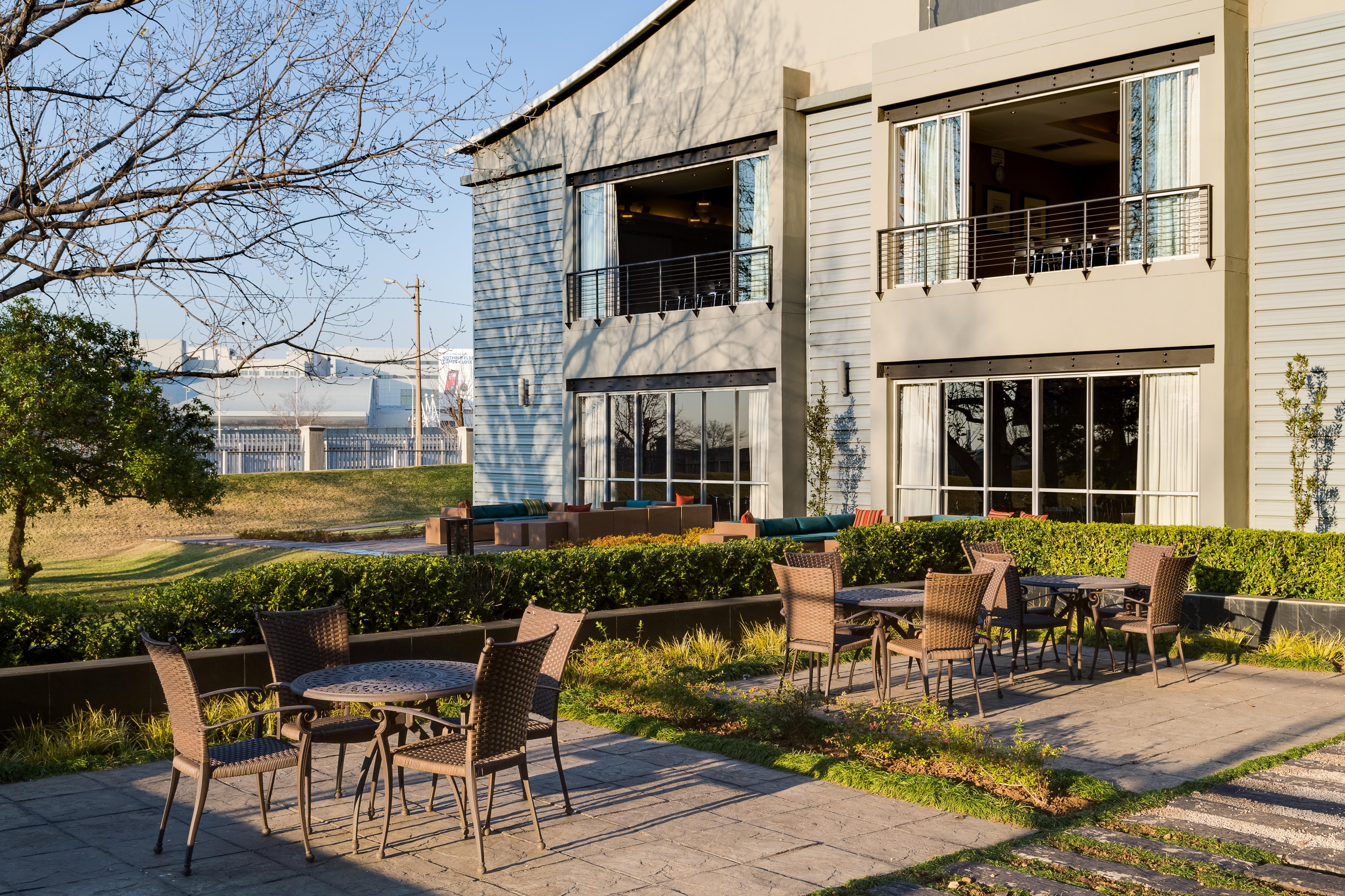 Protea Hotel By Marriott O R Tambo Airport Kempton Park Exteriör bild