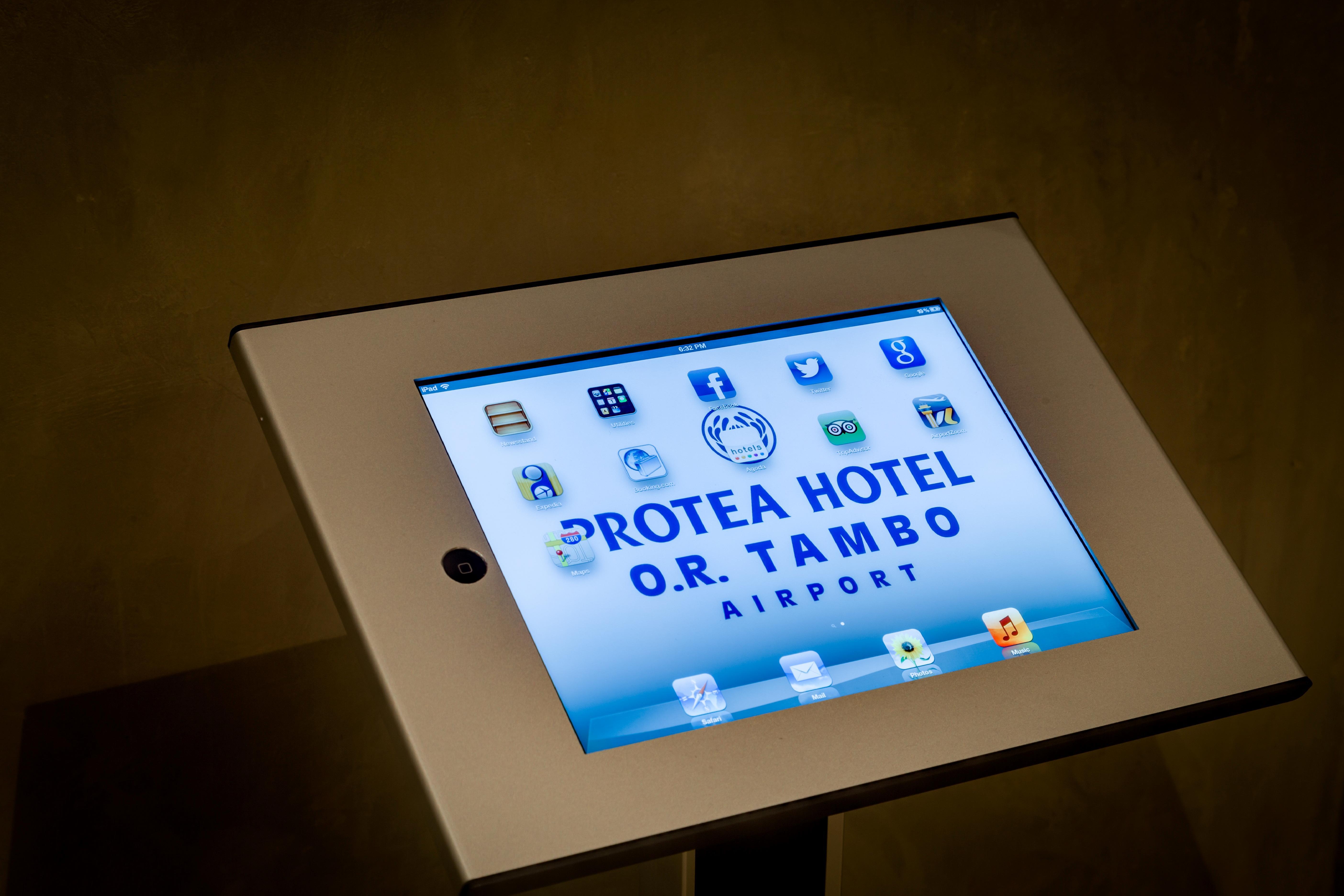Protea Hotel By Marriott O R Tambo Airport Kempton Park Exteriör bild