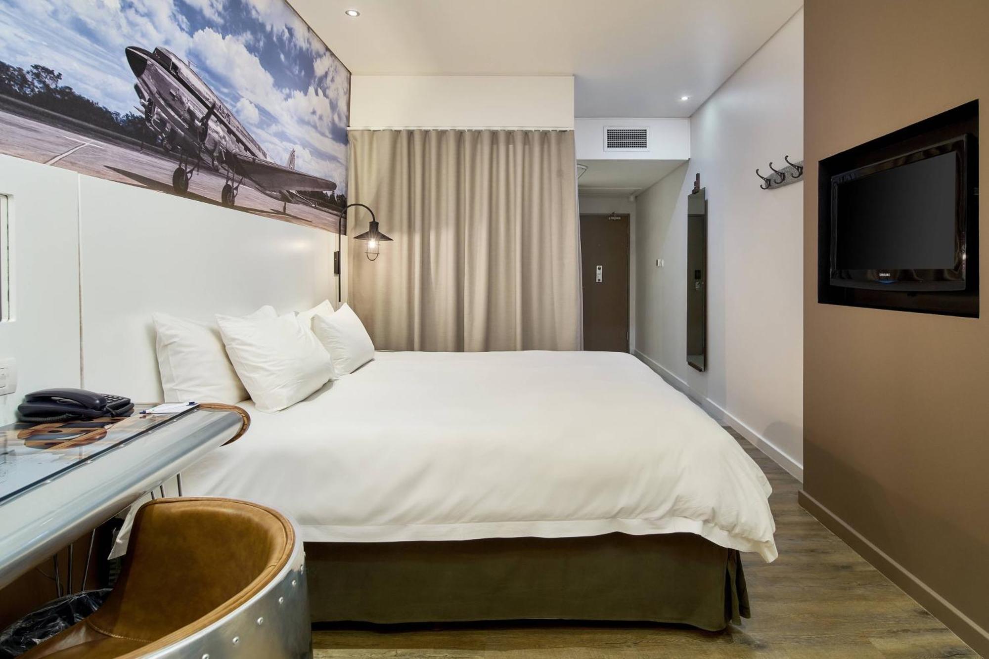 Protea Hotel By Marriott O R Tambo Airport Kempton Park Exteriör bild