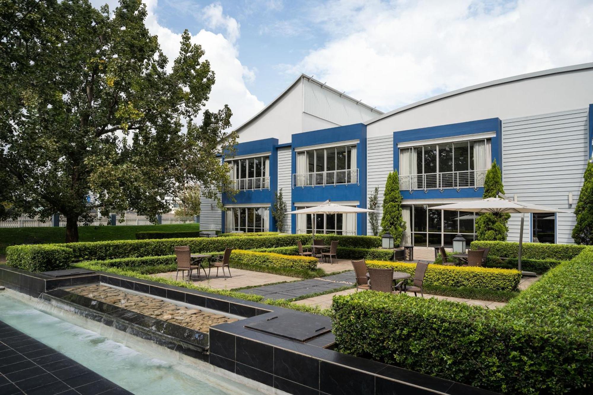 Protea Hotel By Marriott O R Tambo Airport Kempton Park Exteriör bild