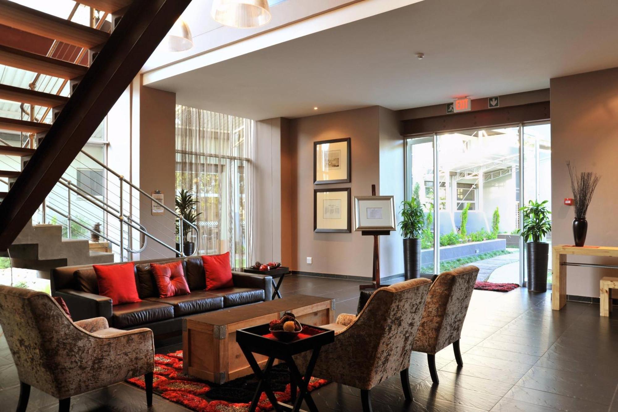 Protea Hotel By Marriott O R Tambo Airport Kempton Park Exteriör bild